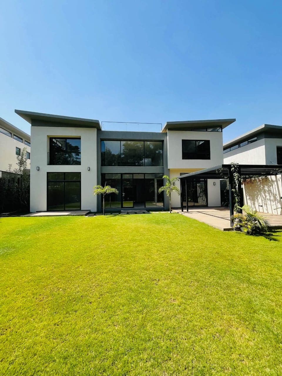 Luxury 5 Bedroom Villa