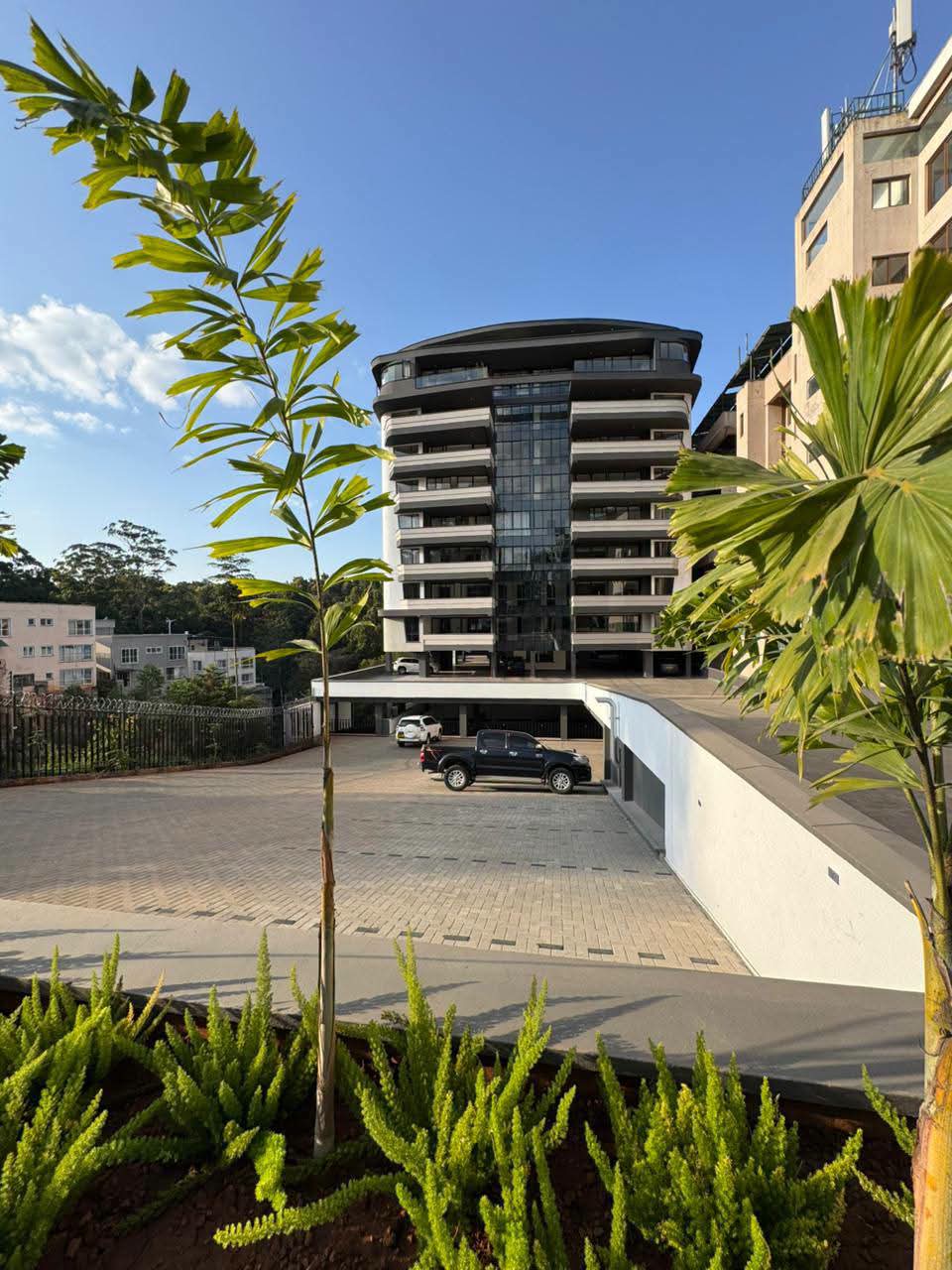 ELEGANT 3-BEDROOM FOREST-VIEW APARTMENT