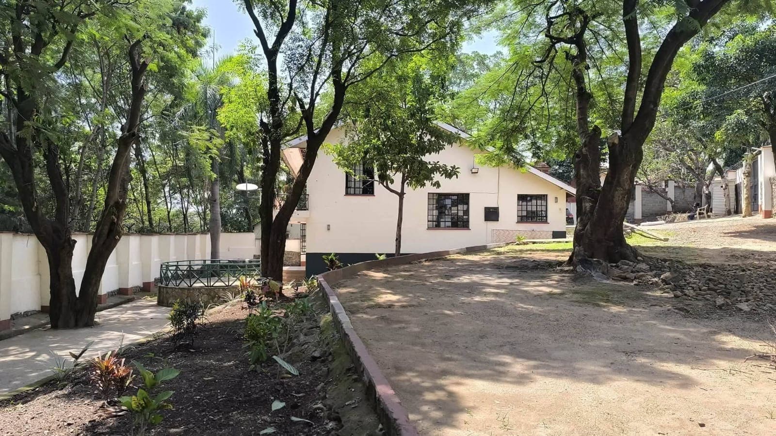 4 BEDROOM MAISONNATTE