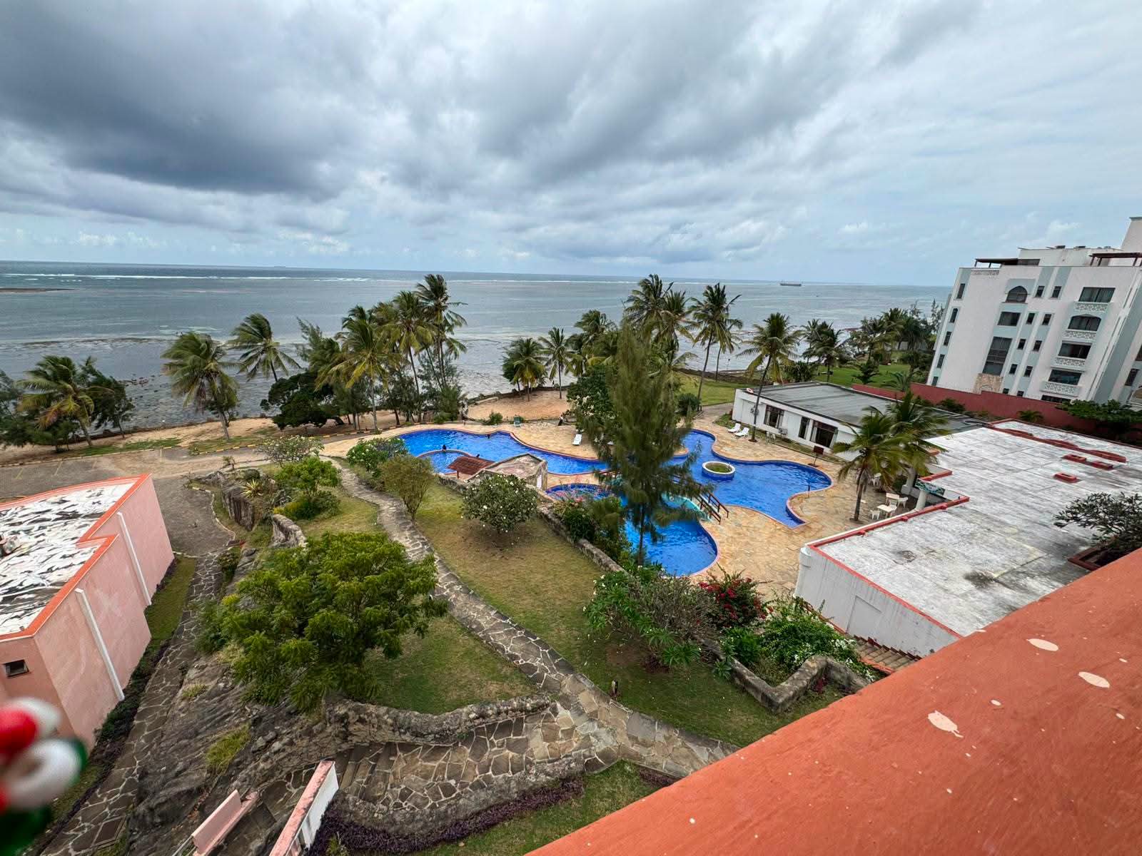 LUXURIOUS 2-BEDROOM DUPLEX | SHANZU