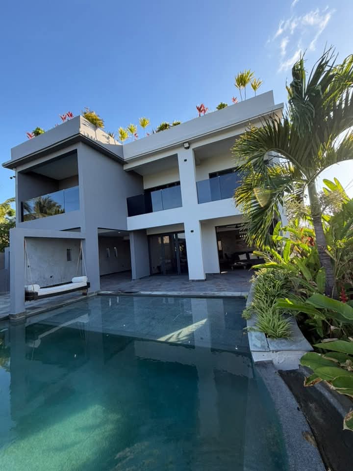 3 BEDROOM PRIVATE LUXURY VILLA