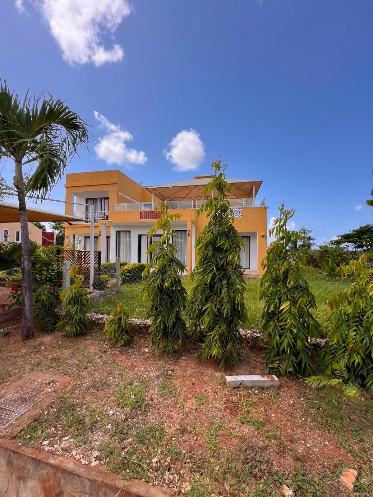 3bedroom Town house in quite and serene area